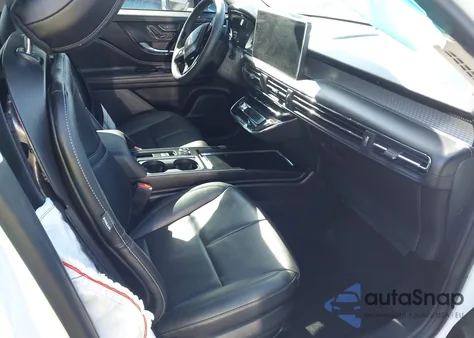 2023 Lincoln Corsair Standard z USA, uszkodzony, nr VIN 5LMCJ1CA1PUL00310